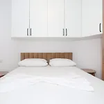 Apartman Sea View In Radhime 084 Vlora